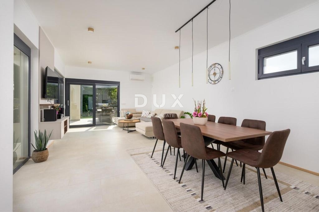 ISTRIA, ROVIGNO - Nuova casa moderna a un piano situata in un ambiente tranquillo