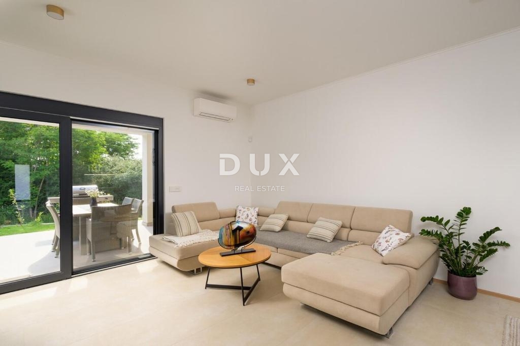 ISTRIA, ROVIGNO - Nuova casa moderna a un piano situata in un ambiente tranquillo