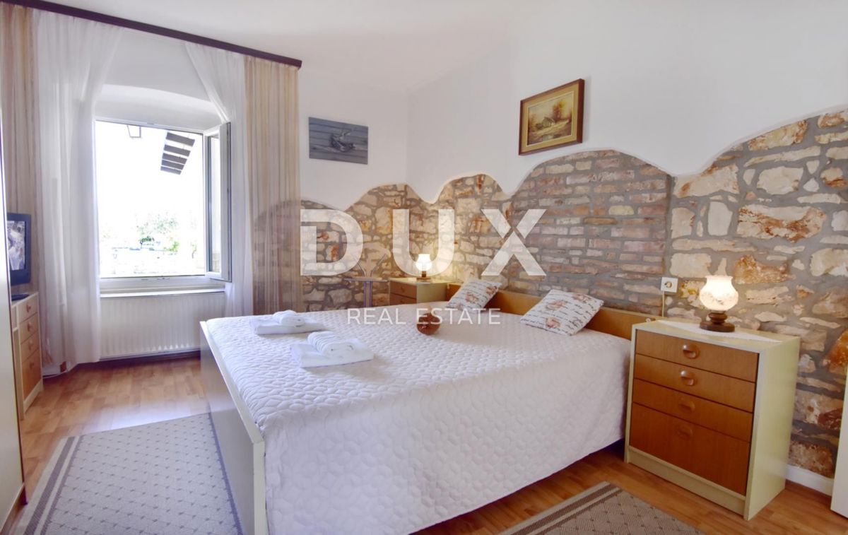 ISTRIA, UMAG - Bellezza di pietra prima fila al mare