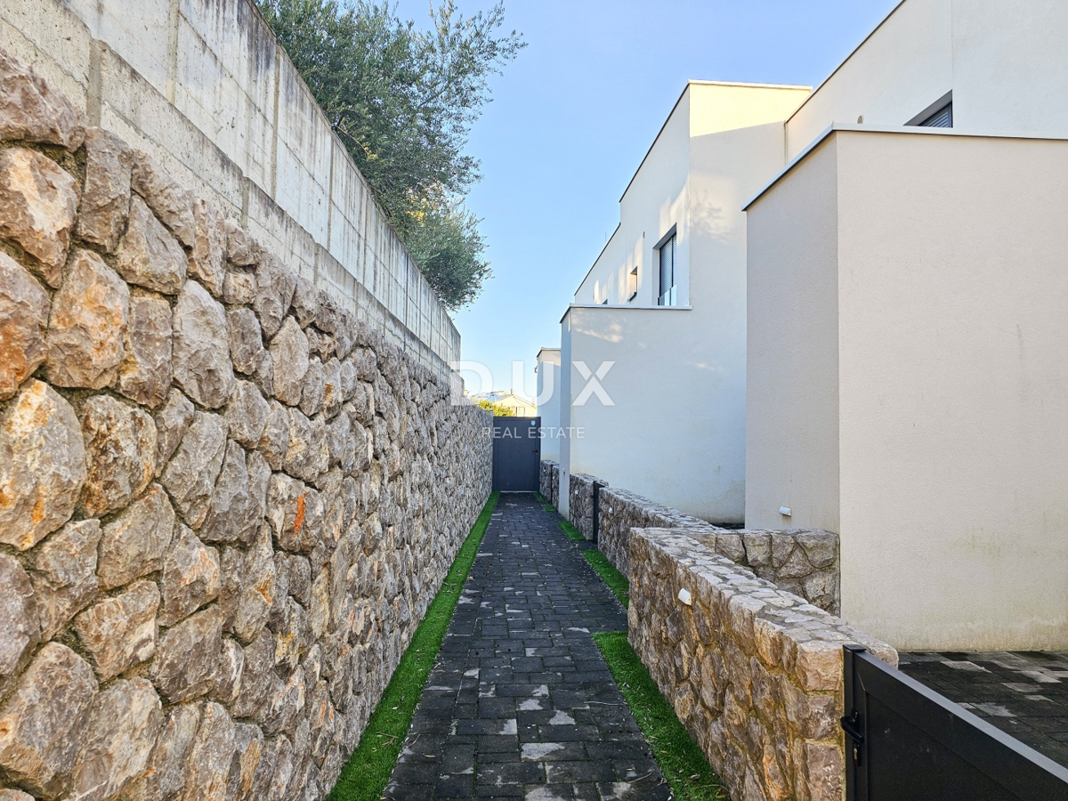 ISOLA DI KRK - Fantastica casa con piscina riscaldata e giardino privato