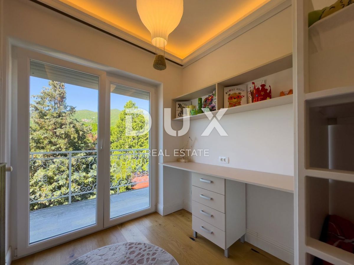 OPATIJA, POBRI - Vendita di appartamento di design con vista panoramica sul mare