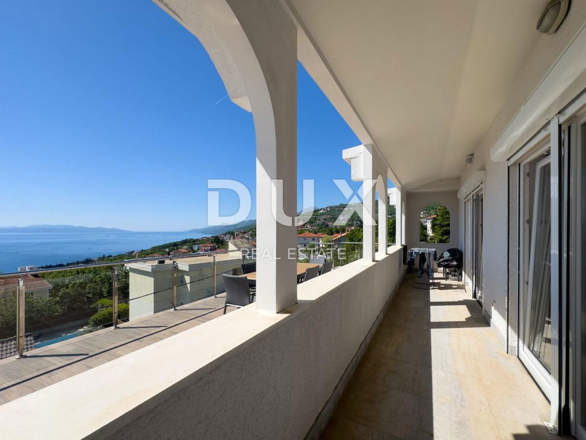 OPATIJA, POBRI - Vendita di appartamento di design con vista panoramica sul mare
