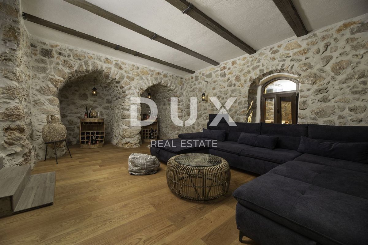 Isola di Krk - Lussuosa villa in pietra con piscina