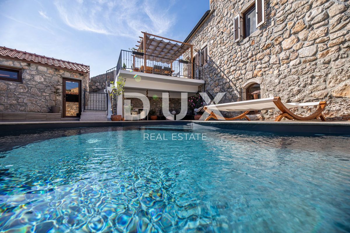 Isola di Krk - Lussuosa villa in pietra con piscina