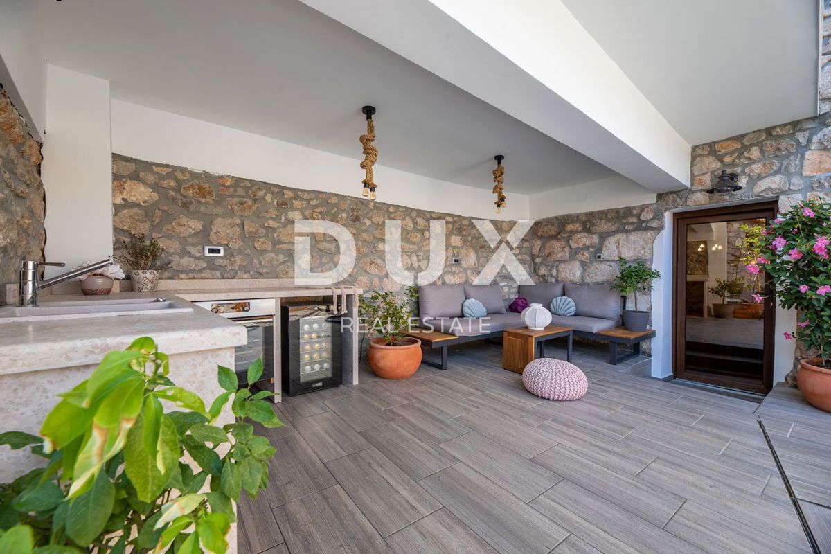 Isola di Krk - Lussuosa villa in pietra con piscina