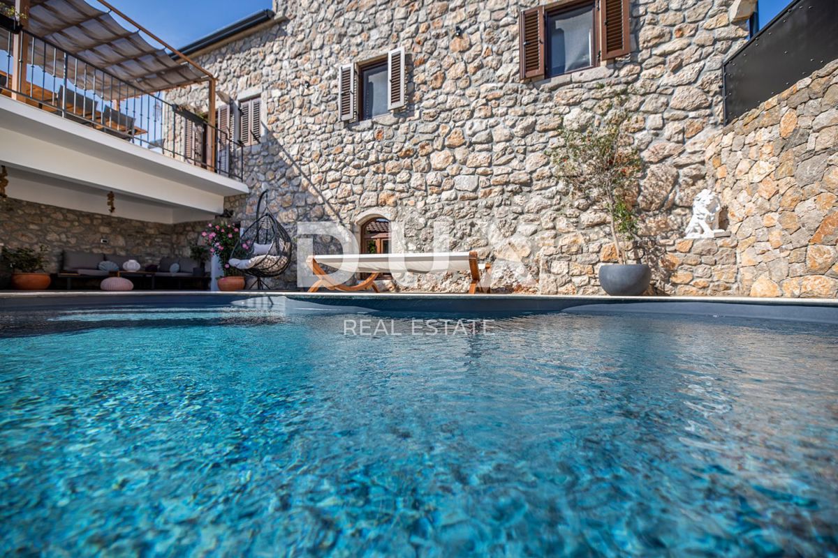 Isola di Krk - Lussuosa villa in pietra con piscina