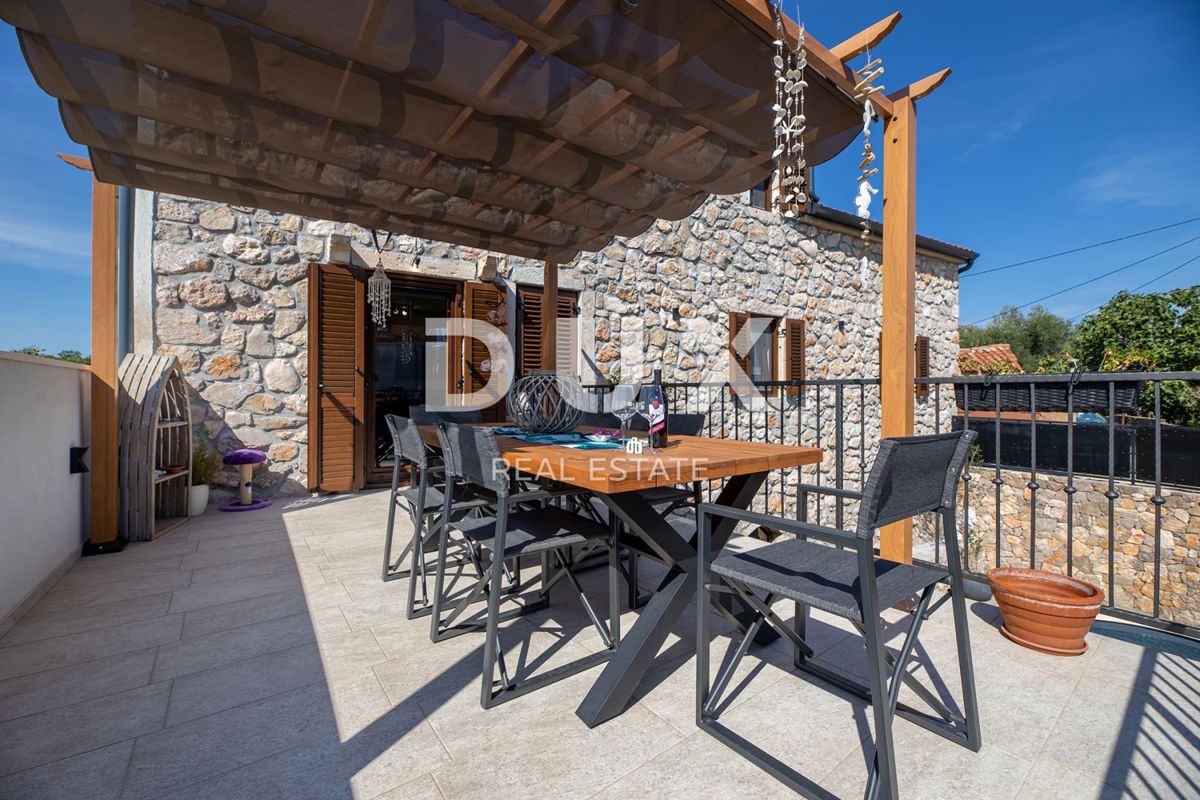 Isola di Krk - Lussuosa villa in pietra con piscina