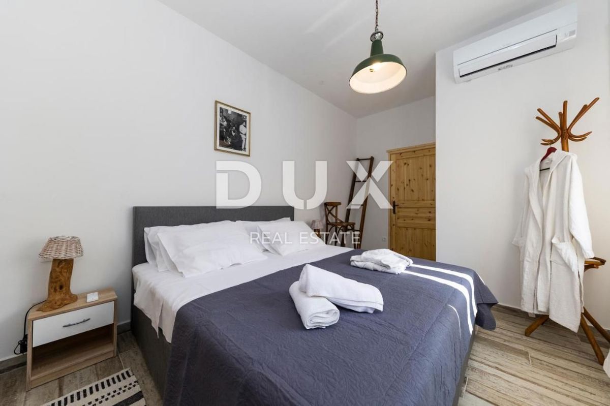 ISOLA DI PAŠMAN, ŽDRELAC - Lussuosa villa in pietra con piscina sul mare