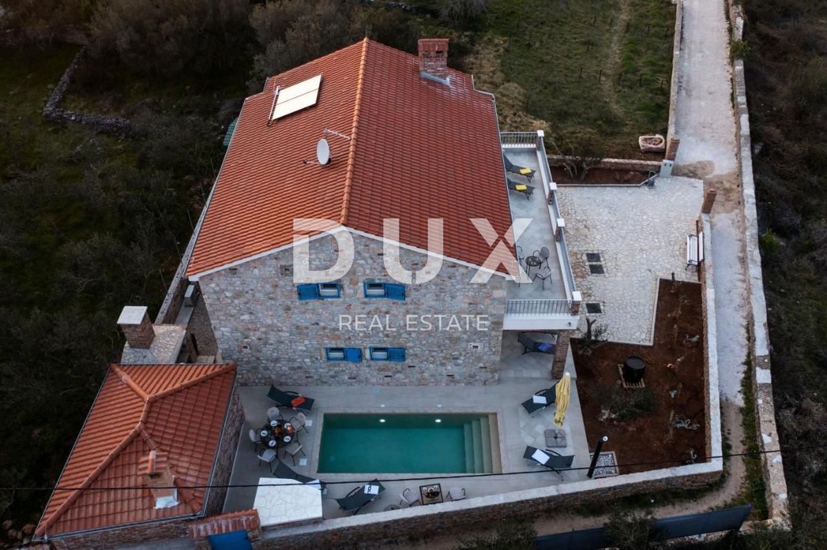 ISOLA DI PAŠMAN, ŽDRELAC - Lussuosa villa in pietra con piscina sul mare