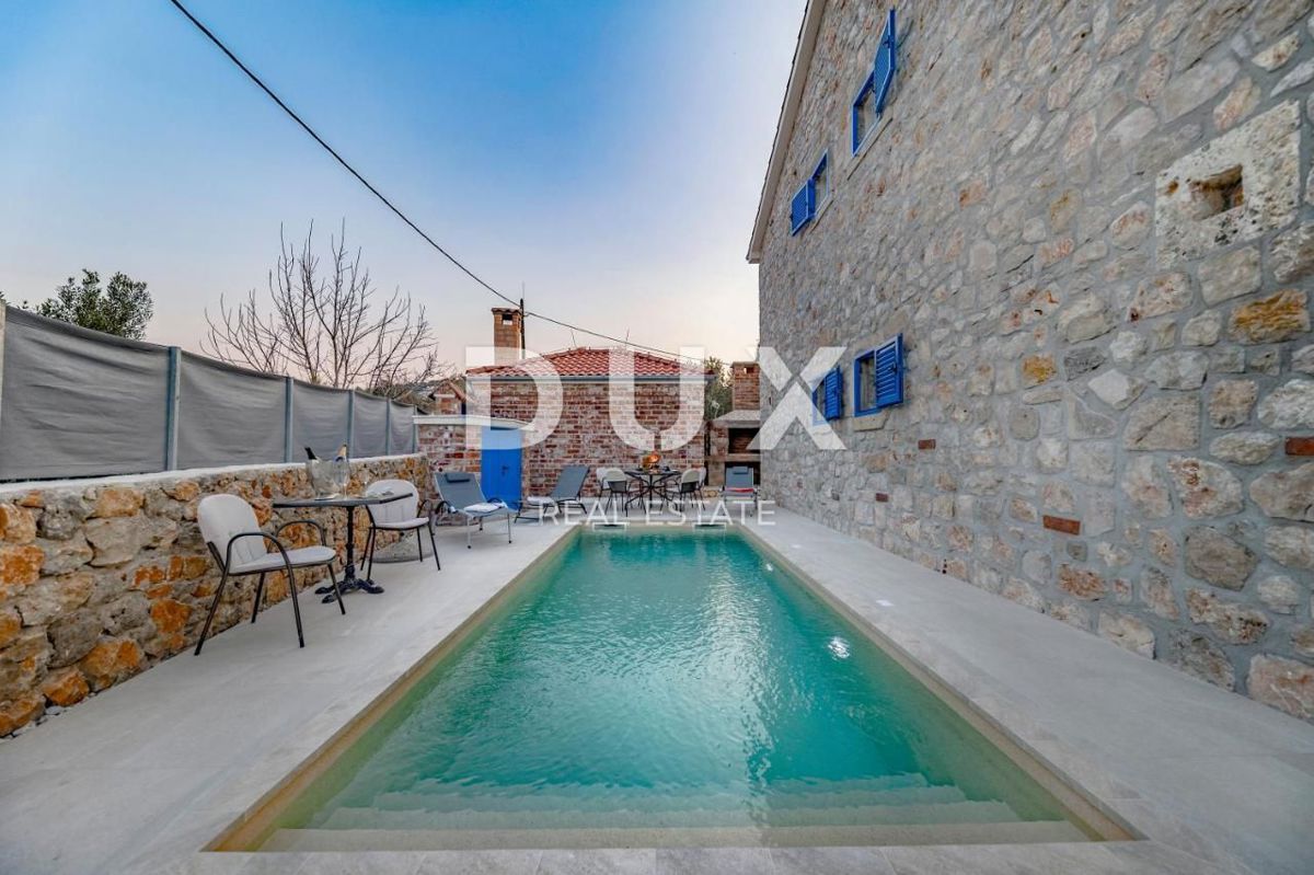 ISOLA DI PAŠMAN, ŽDRELAC - Lussuosa villa in pietra con piscina sul mare