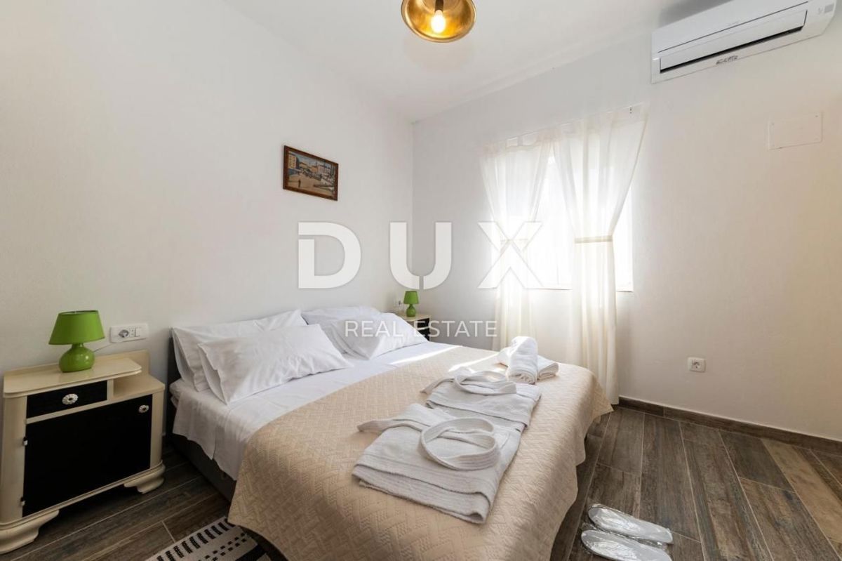 ISOLA DI PAŠMAN, ŽDRELAC - Lussuosa villa in pietra con piscina sul mare