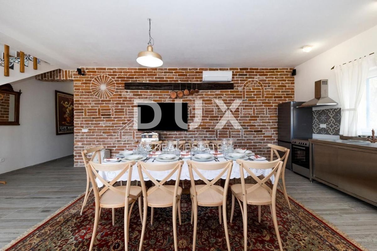 ISOLA DI PAŠMAN, ŽDRELAC - Lussuosa villa in pietra con piscina sul mare