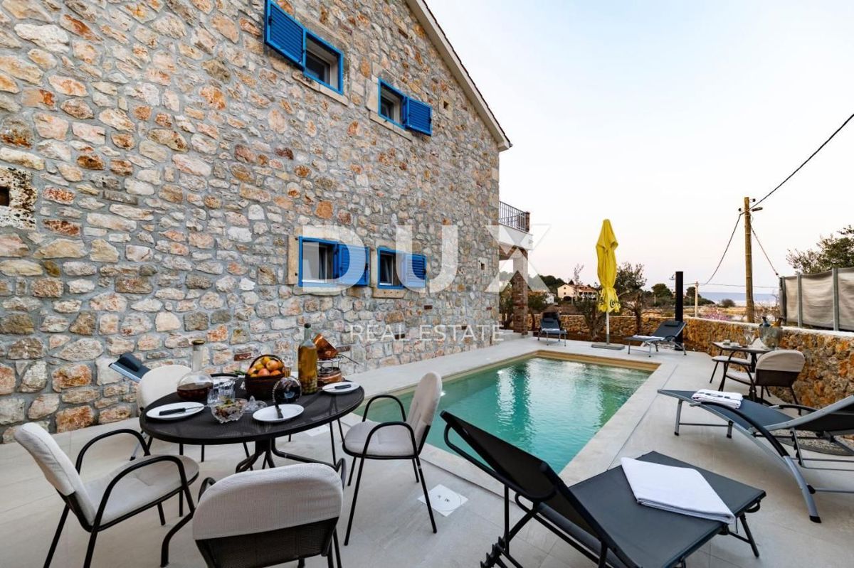 ISOLA DI PAŠMAN, ŽDRELAC - Lussuosa villa in pietra con piscina sul mare