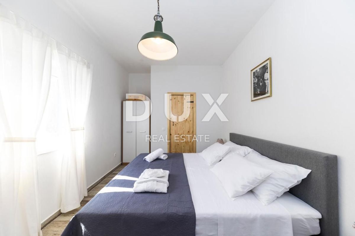 ISOLA DI PAŠMAN, ŽDRELAC - Lussuosa villa in pietra con piscina sul mare