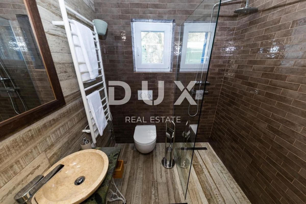 ISOLA DI PAŠMAN, ŽDRELAC - Lussuosa villa in pietra con piscina sul mare