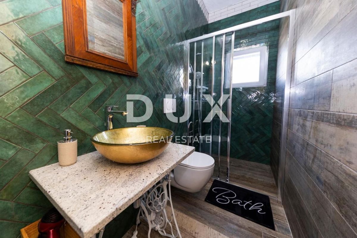 ISOLA DI PAŠMAN, ŽDRELAC - Lussuosa villa in pietra con piscina sul mare