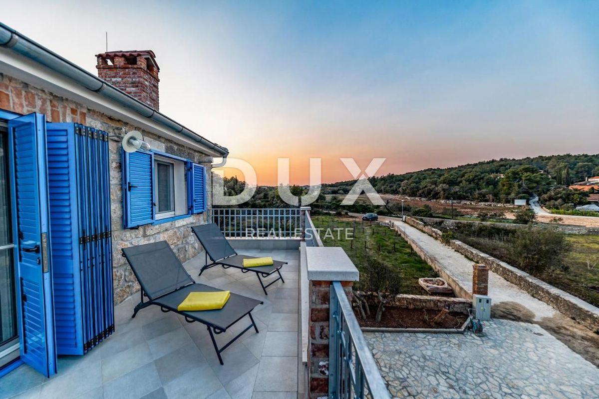 ISOLA DI PAŠMAN, ŽDRELAC - Lussuosa villa in pietra con piscina sul mare