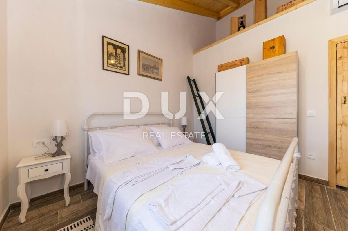 ISOLA DI PAŠMAN, ŽDRELAC - Lussuosa villa in pietra con piscina sul mare