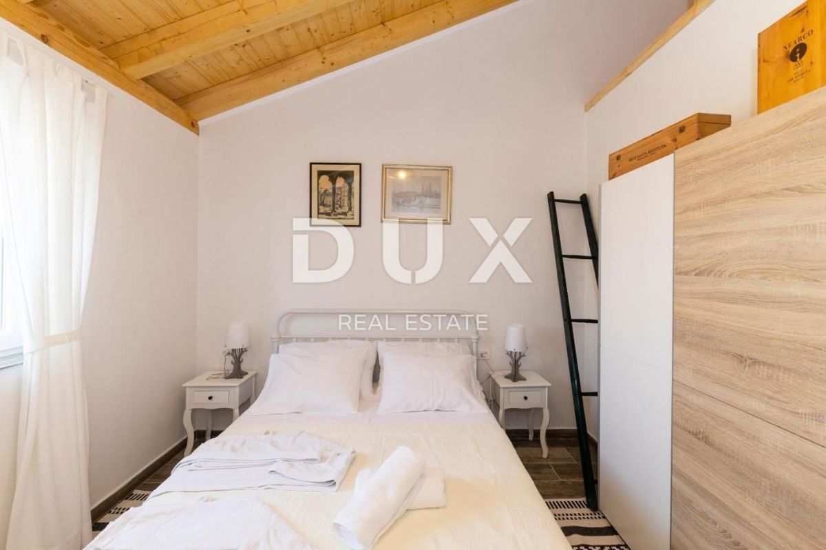 ISOLA DI PAŠMAN, ŽDRELAC - Lussuosa villa in pietra con piscina sul mare