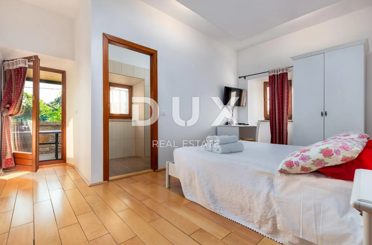 ISTRIA, ŽMINJ (DISTINI) - Impressionante casa in pietra istriana con piscina