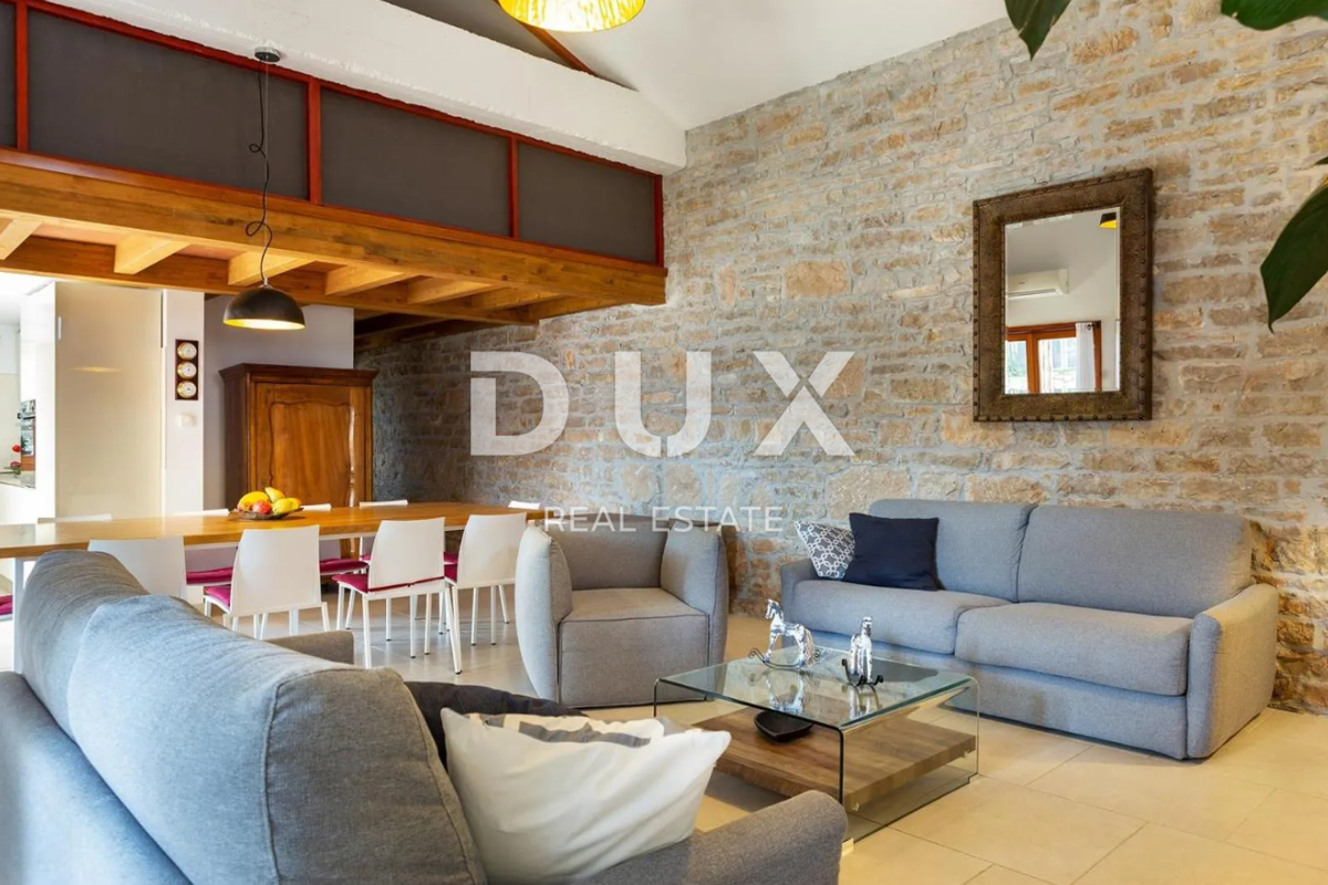 ISTRIA, ŽMINJ (DISTINI) - Impressionante casa in pietra istriana con piscina