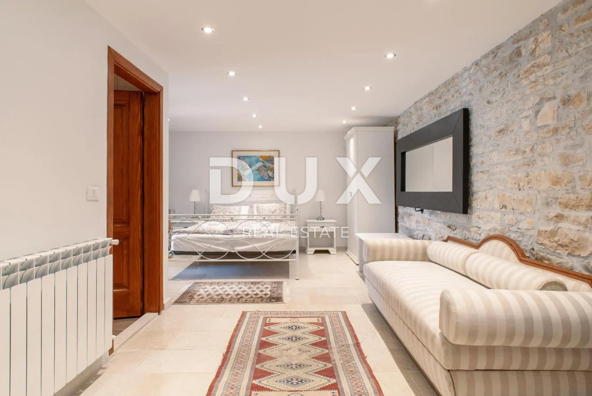 ISTRIA, ŽMINJ (DISTINI) - Impressionante casa in pietra istriana con piscina