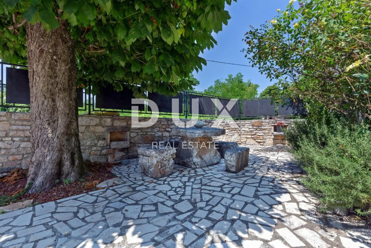 ISTRIA, ŽMINJ (DISTINI) - Impressionante casa in pietra istriana con piscina