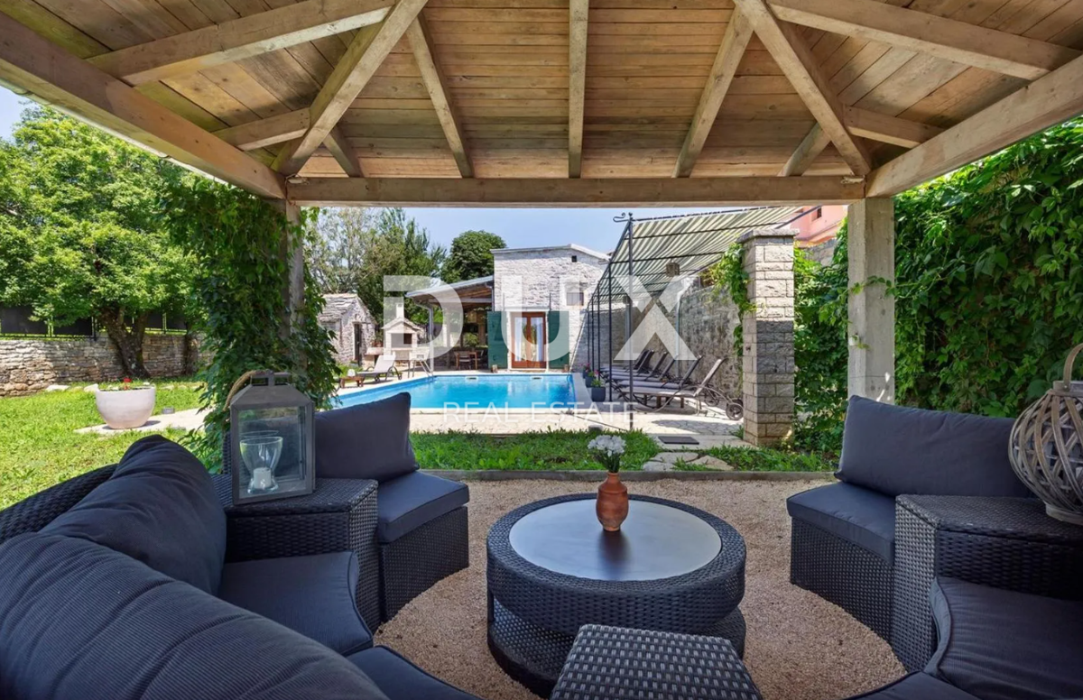ISTRIA, ŽMINJ (DISTINI) - Impressionante casa in pietra istriana con piscina