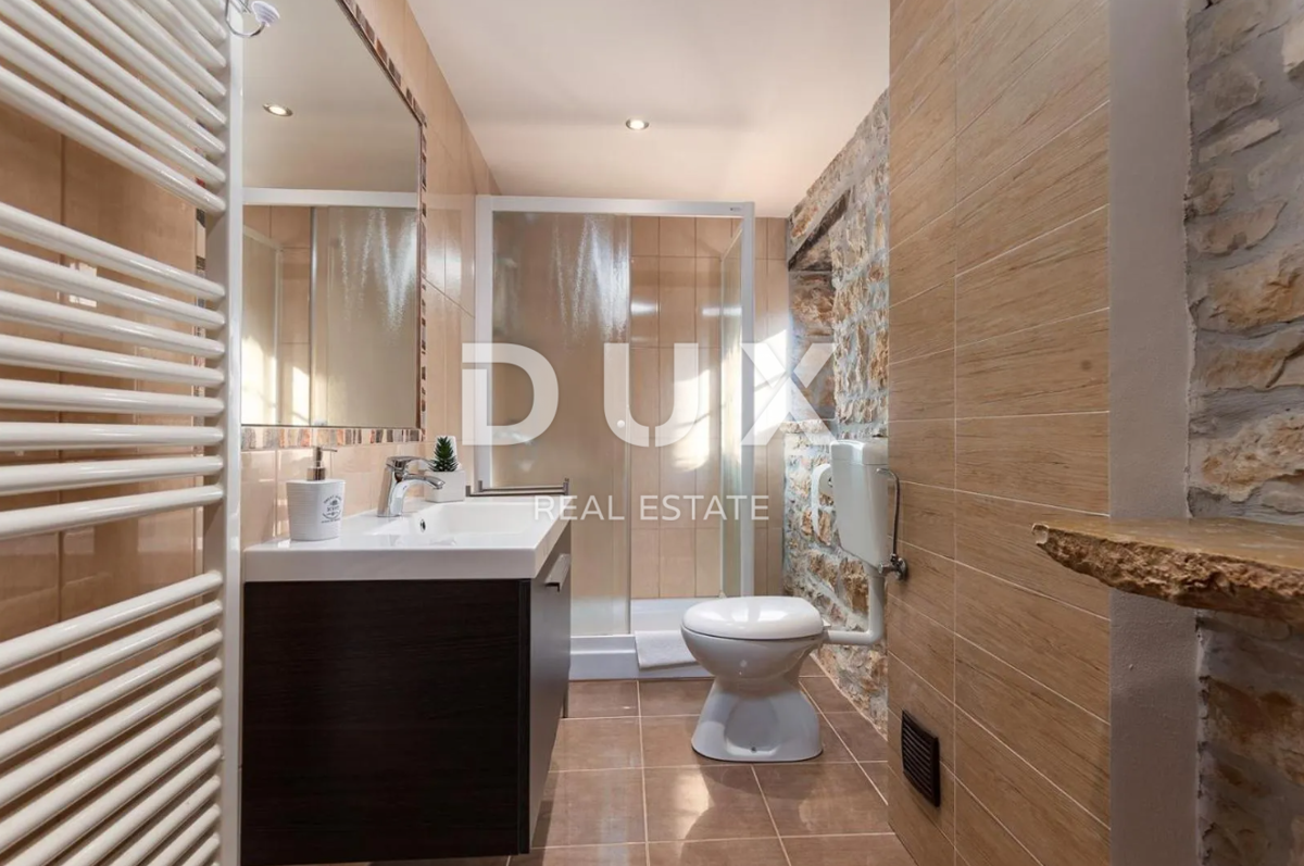 ISTRIA, ŽMINJ (DISTINI) - Impressionante casa in pietra istriana con piscina