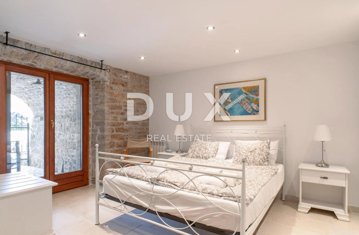 ISTRIA, ŽMINJ (DISTINI) - Impressionante casa in pietra istriana con piscina