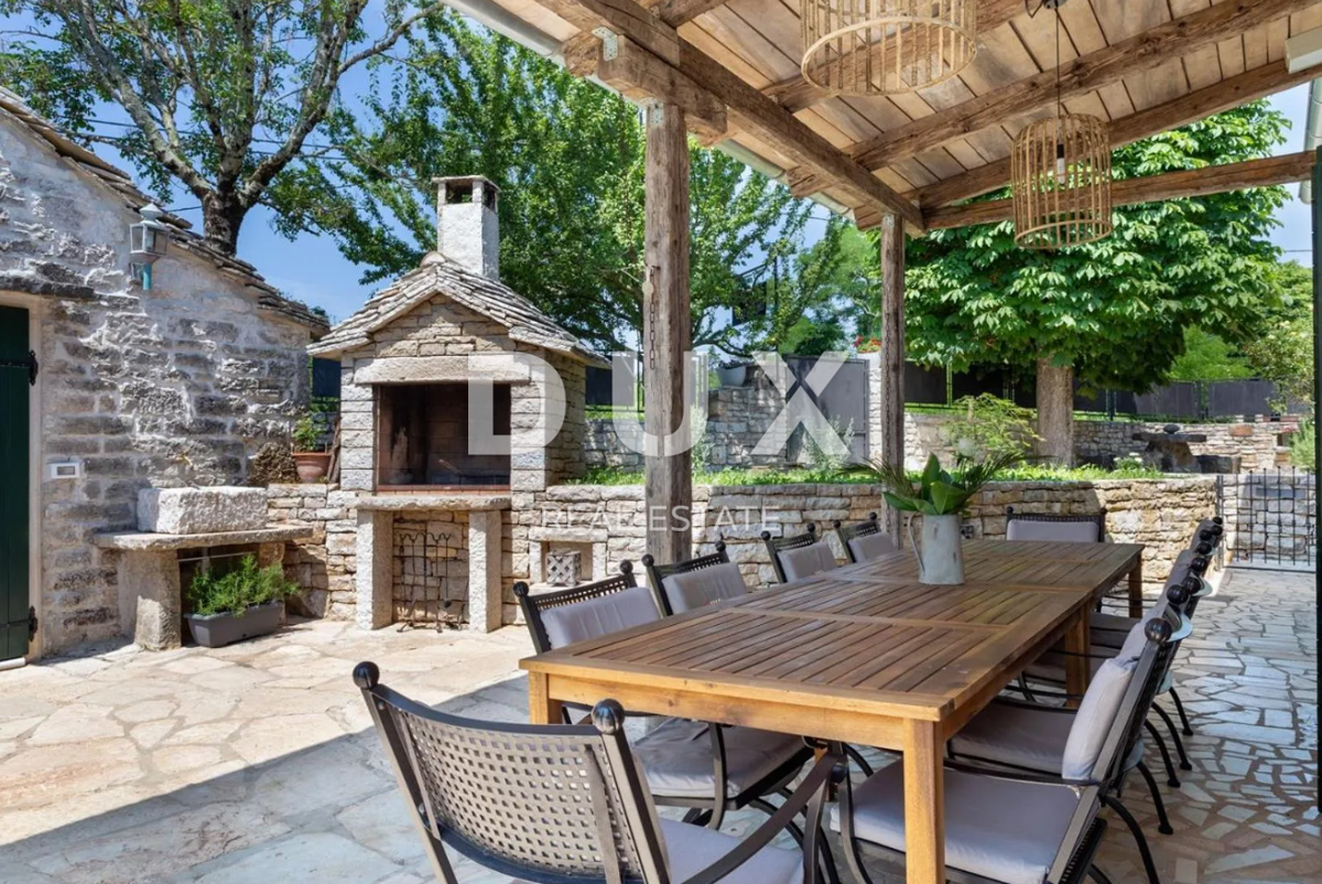 ISTRIA, ŽMINJ (DISTINI) - Impressionante casa in pietra istriana con piscina