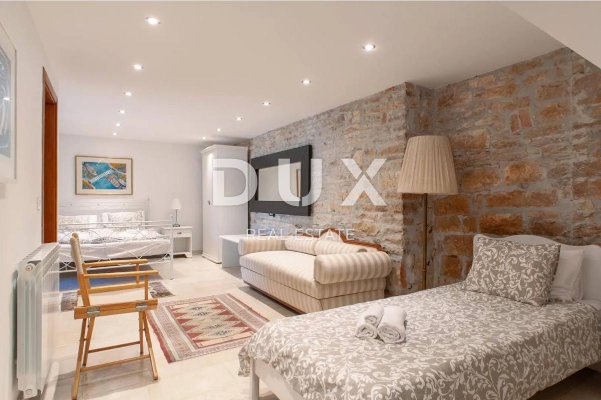 ISTRIA, ŽMINJ (DISTINI) - Impressionante casa in pietra istriana con piscina