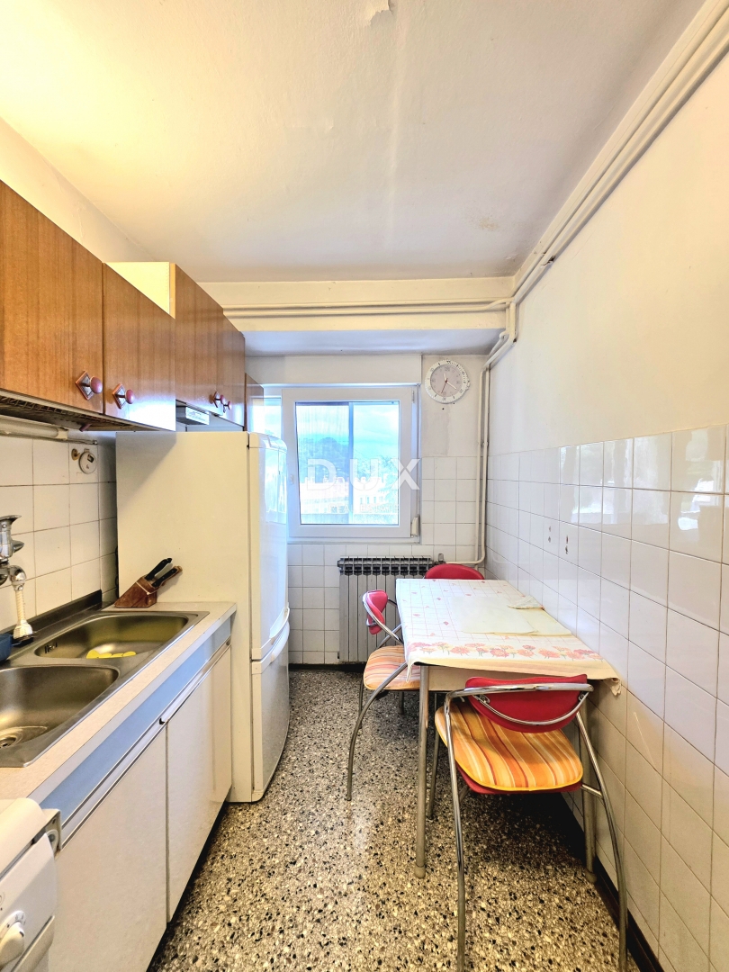 ISTRIA, PULA - Appartamento con grande potenziale vicino al centro e al mare