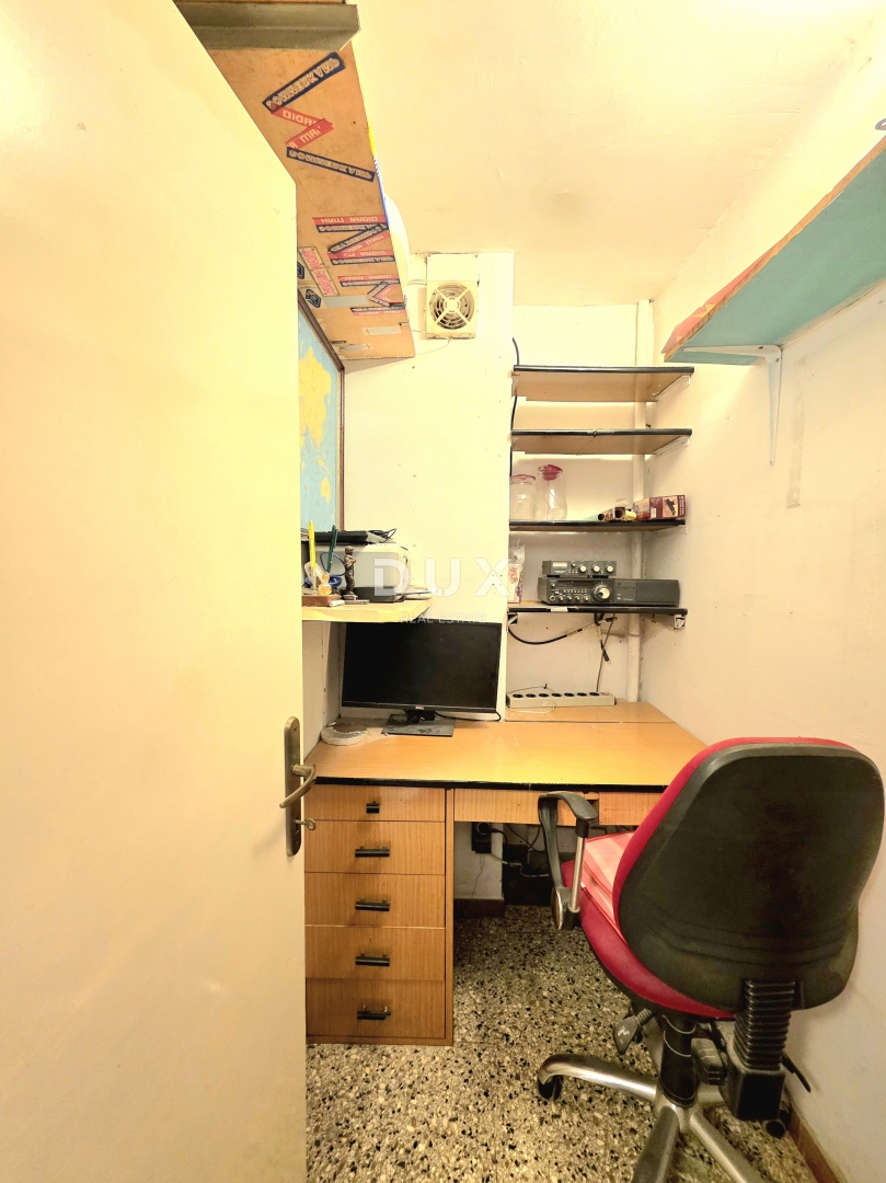 ISTRIA, PULA - Appartamento con grande potenziale vicino al centro e al mare