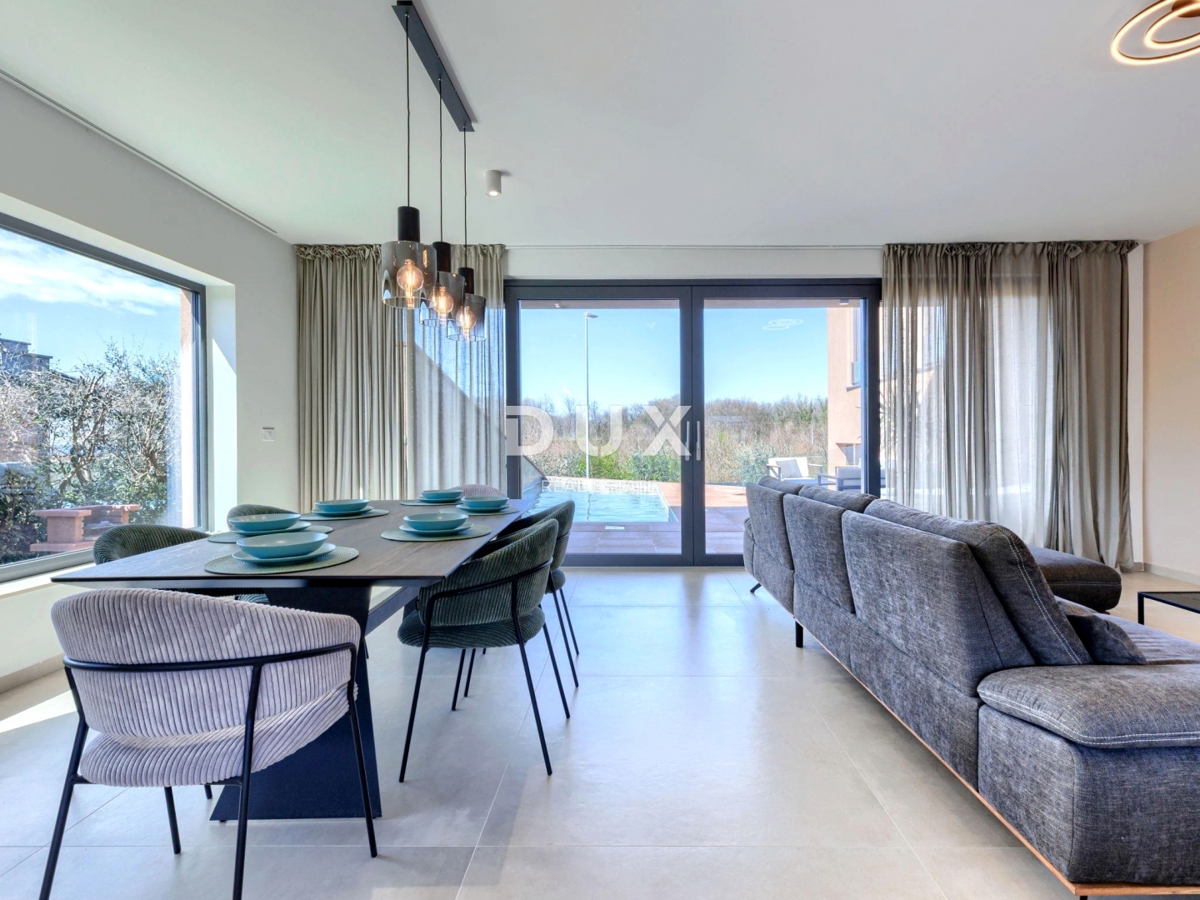 ISTRIA, NOVIGRAD - Casa di design con piscina e vista mare