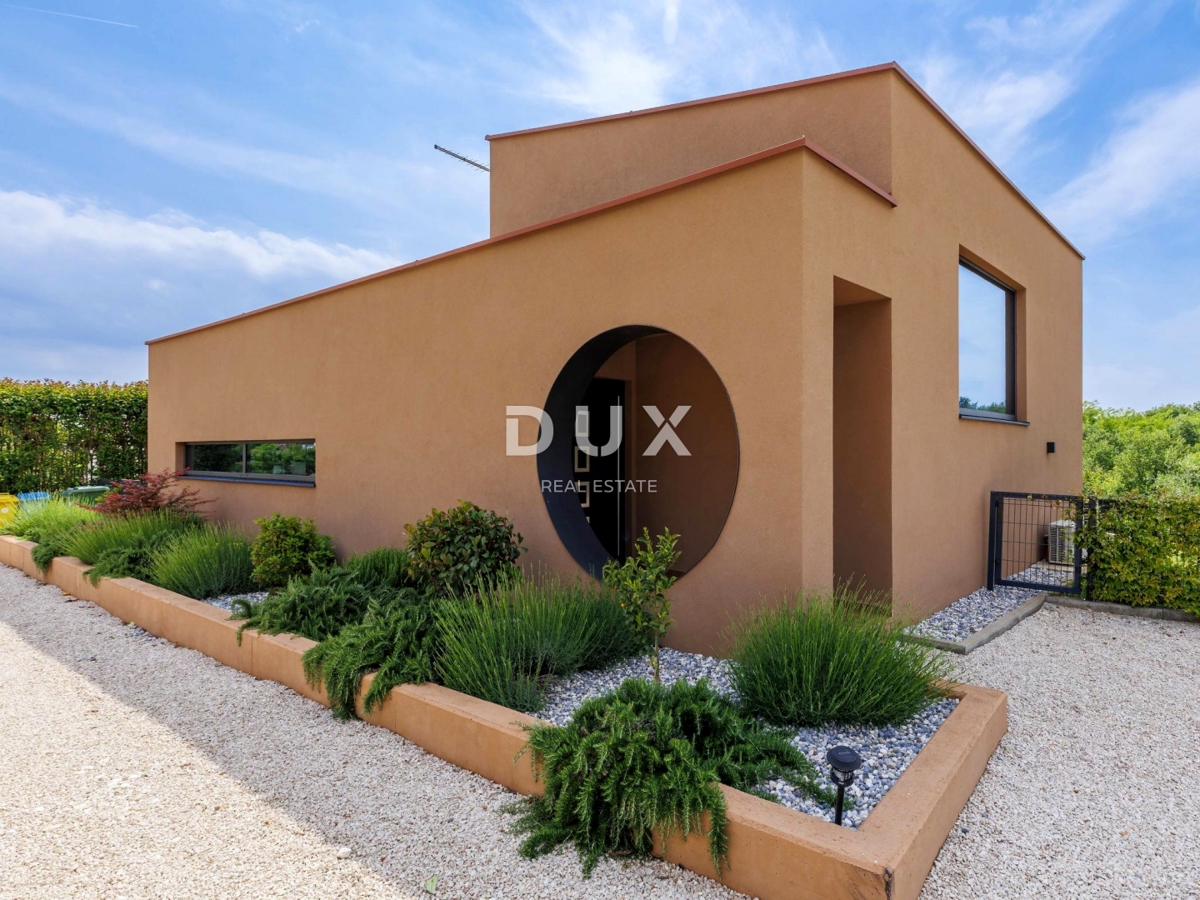 ISTRIA, NOVIGRAD - Casa di design con piscina e vista mare