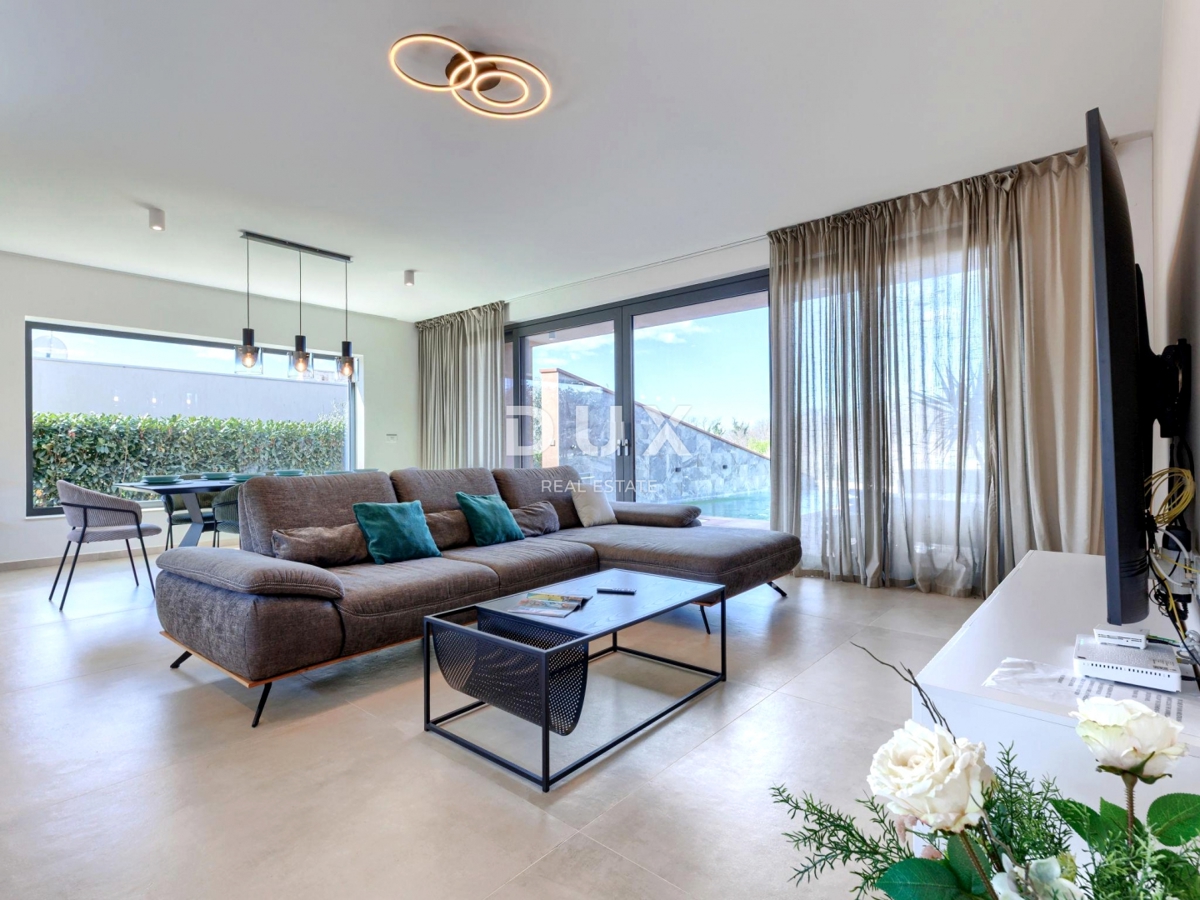 ISTRIA, NOVIGRAD - Casa di design con piscina e vista mare