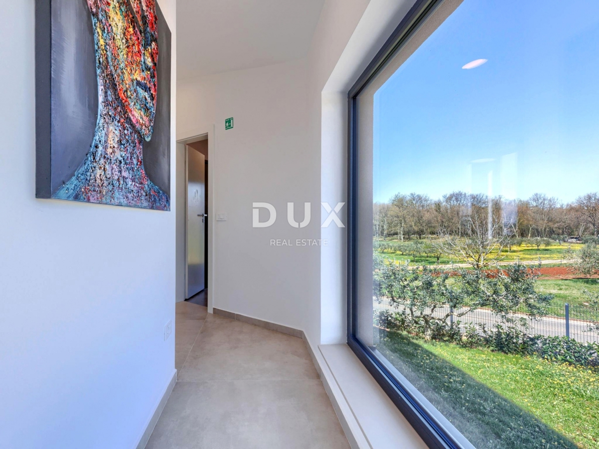 ISTRIA, NOVIGRAD - Casa di design con piscina e vista mare