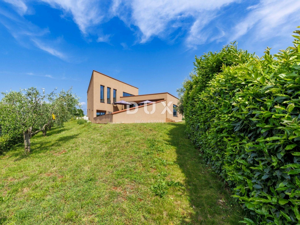ISTRIA, NOVIGRAD - Casa di design con piscina e vista mare