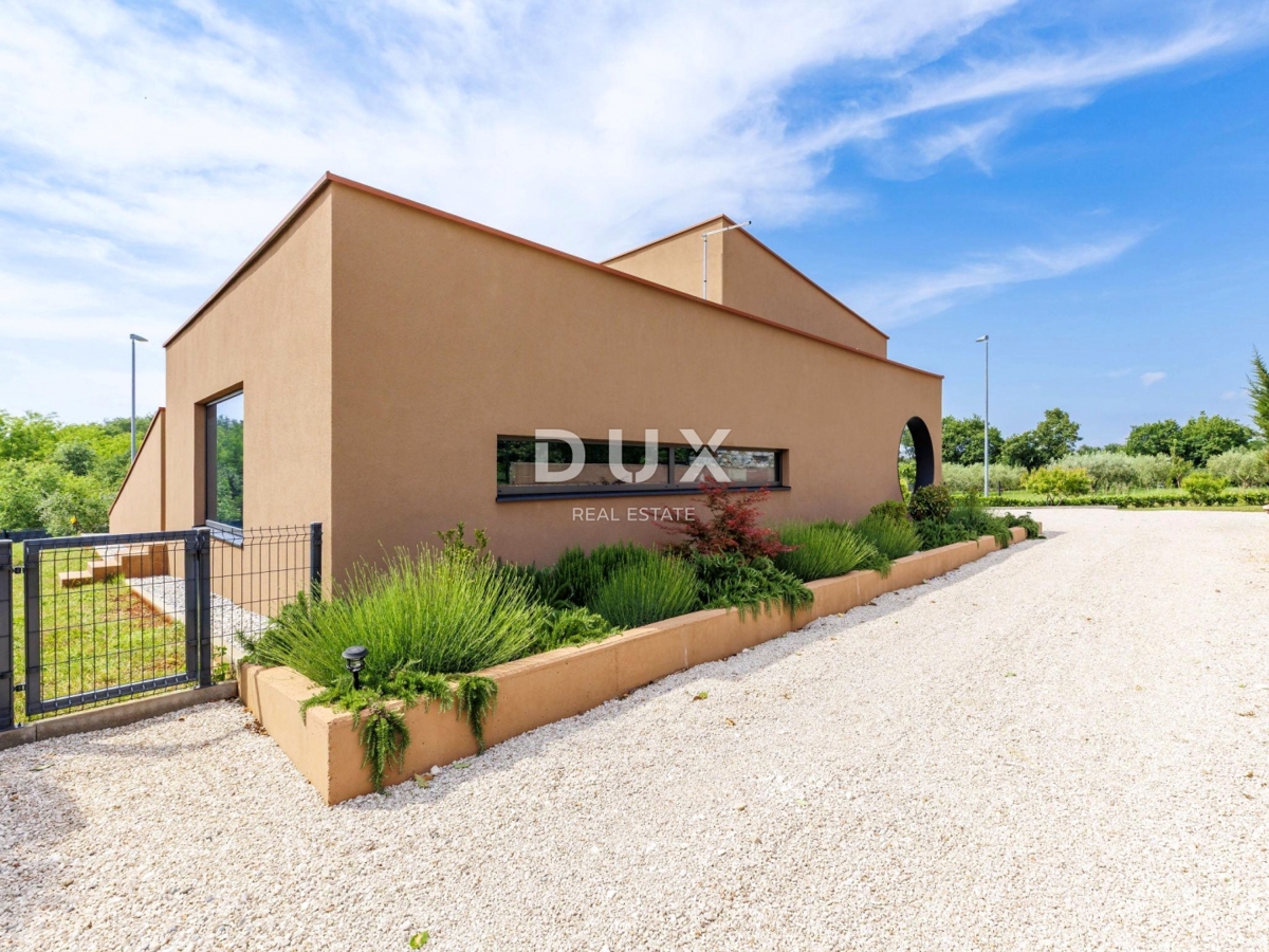 ISTRIA, NOVIGRAD - Casa di design con piscina e vista mare