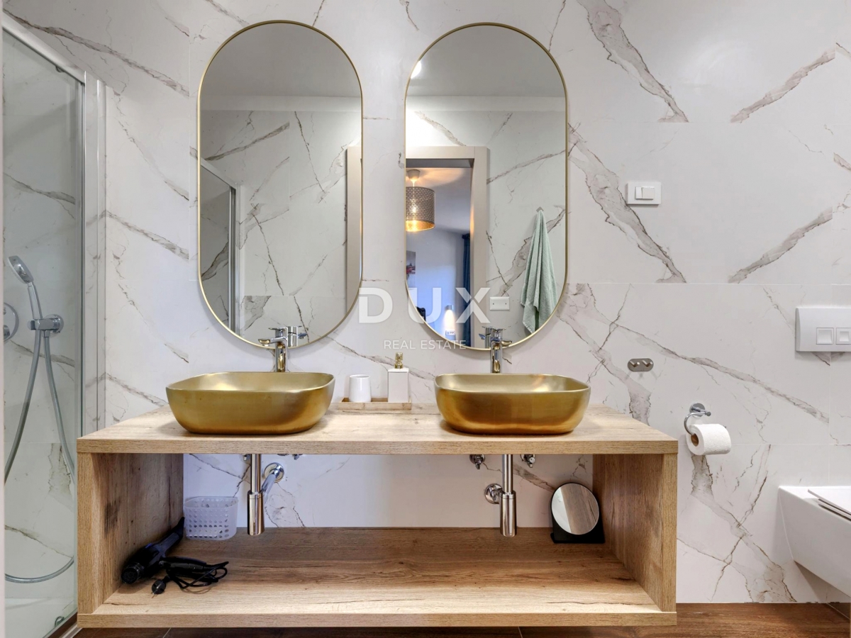 ISTRIA, NOVIGRAD - Casa di design con piscina e vista mare