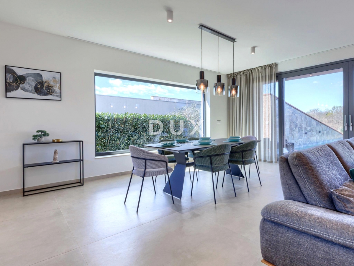 ISTRIA, NOVIGRAD - Casa di design con piscina e vista mare