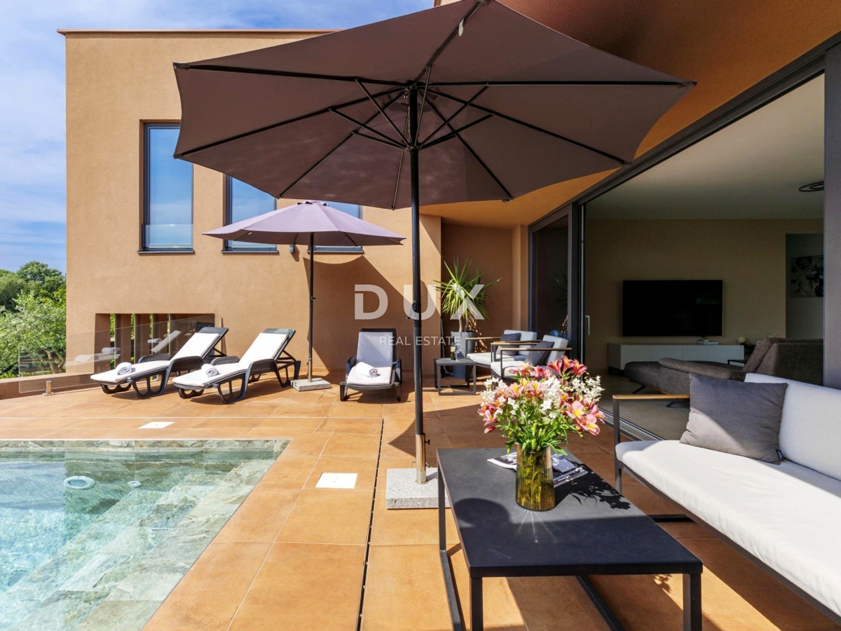 ISTRIA, NOVIGRAD - Casa di design con piscina e vista mare