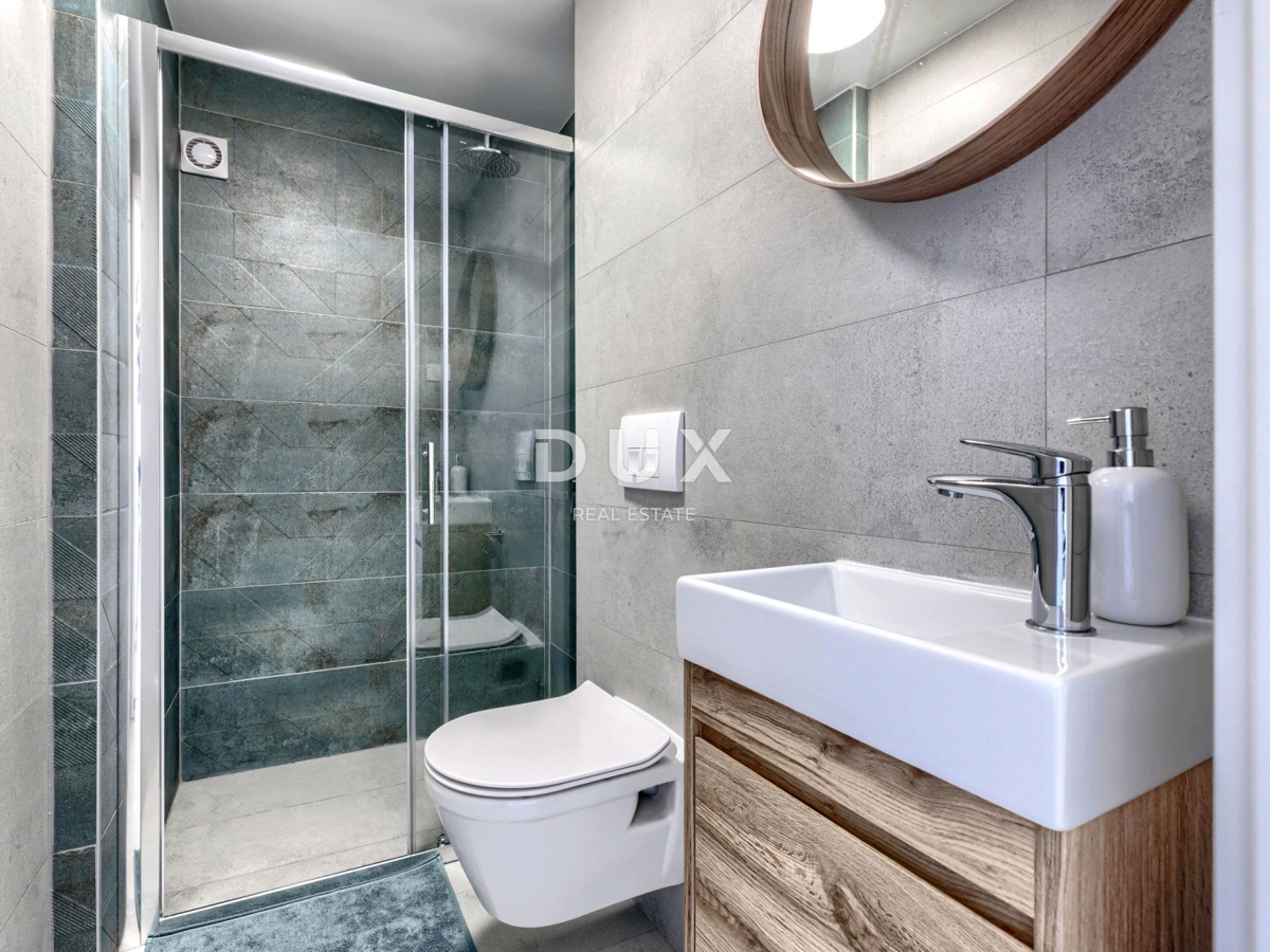 ISTRIA, NOVIGRAD - Casa di design con piscina e vista mare