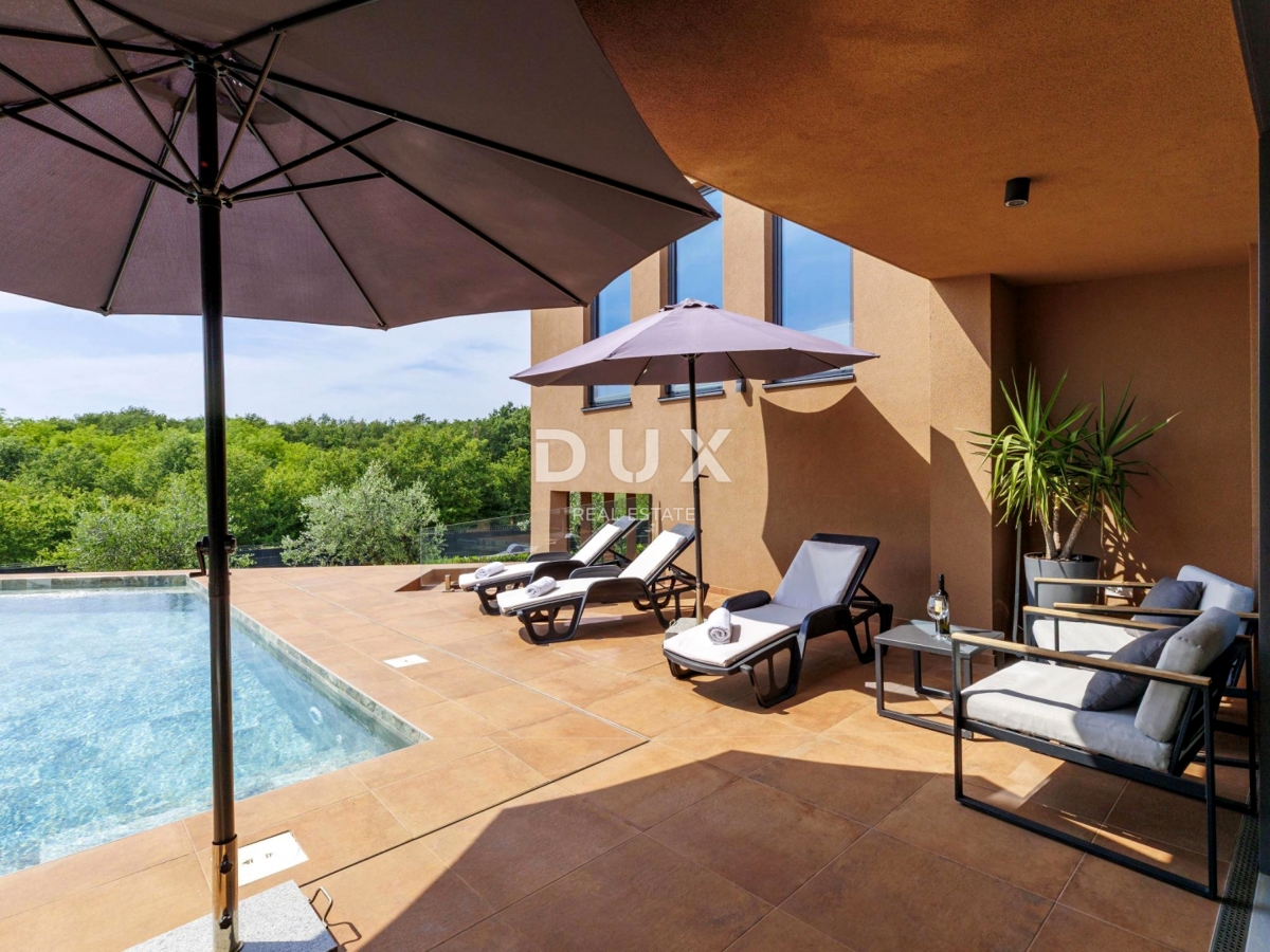 ISTRIA, NOVIGRAD - Casa di design con piscina e vista mare