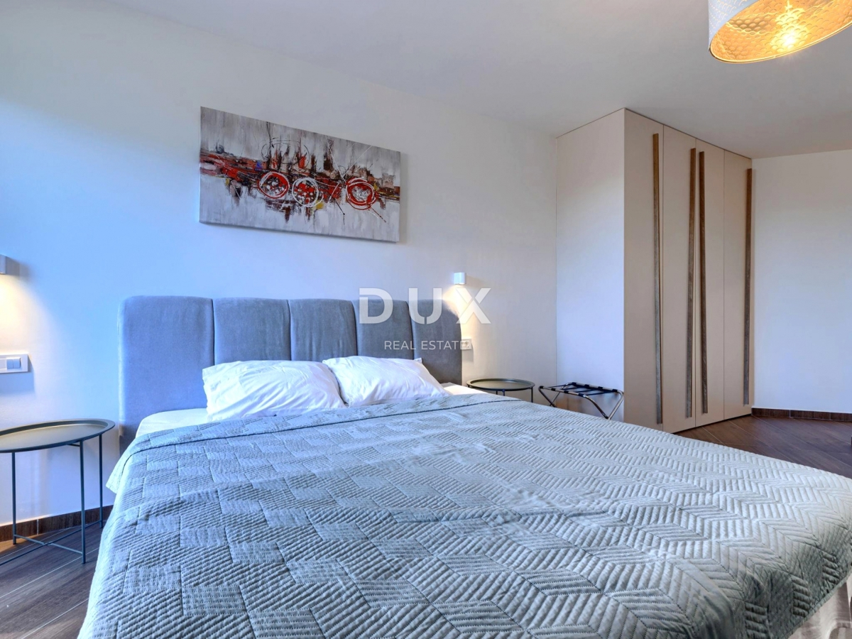 ISTRIA, NOVIGRAD - Casa di design con piscina e vista mare