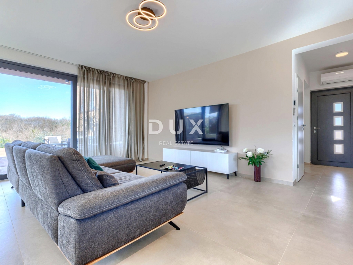 ISTRIA, NOVIGRAD - Casa di design con piscina e vista mare