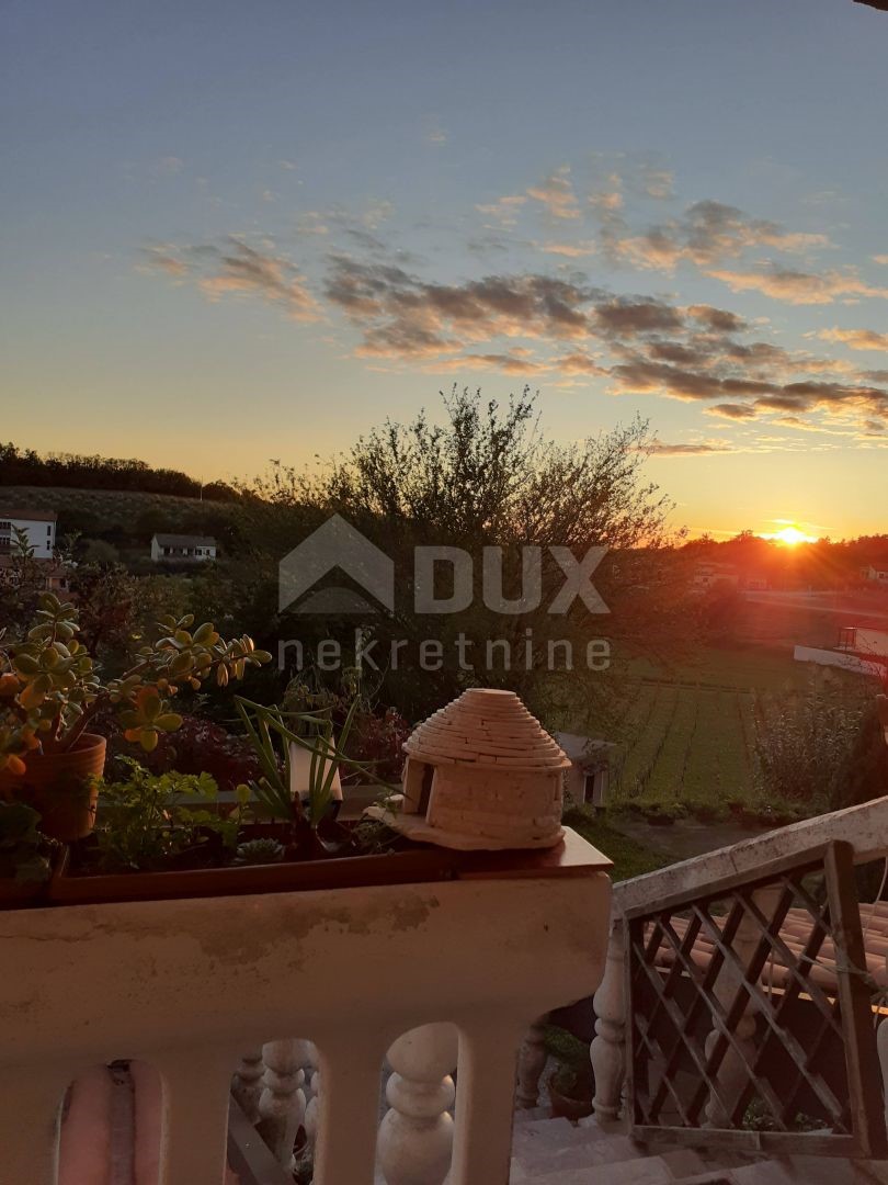 ISTRIA, VIŽINADA - Palazzina con 5 appartamenti, vista panoramica