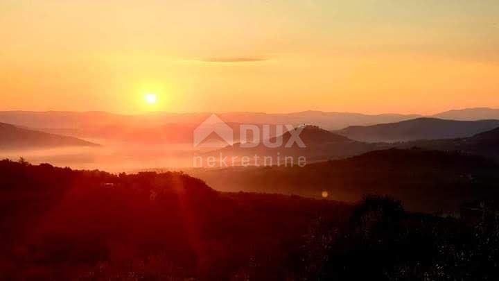 ISTRIA, VIŽINADA - Palazzina con 5 appartamenti, vista panoramica