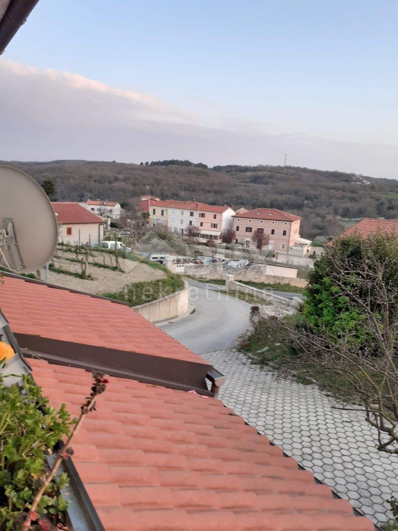 ISTRIA, VIŽINADA - Palazzina con 5 appartamenti, vista panoramica